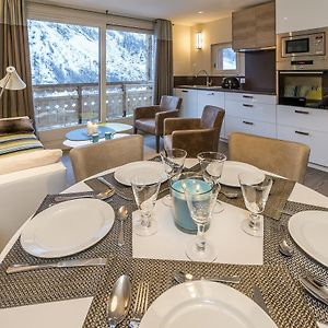 Two-Bedroom Apartment Cabin